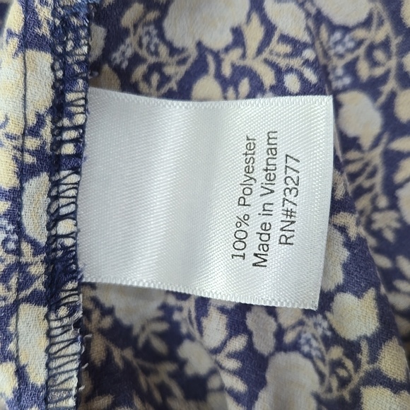 Lauren Conrad Women's 1X Blouse, blue w/ floral pattern - Picture 4 of 5